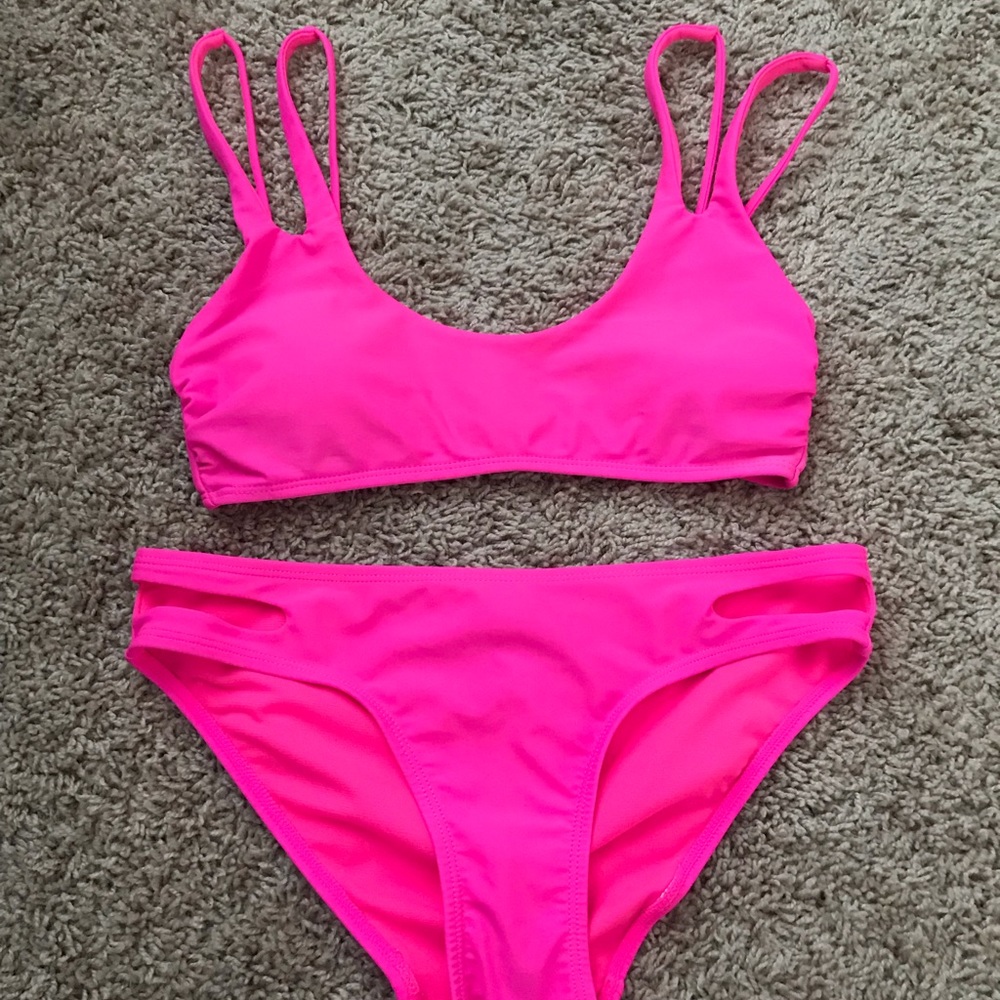 Bikini Set - Picture 3 of 3